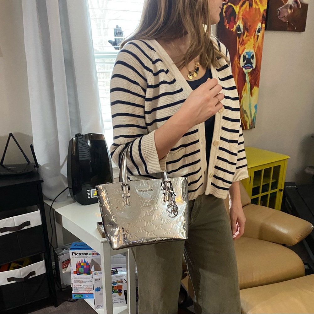 Michael Michael Kors jet Set Silver Tote Bag - Picture 9 of 10